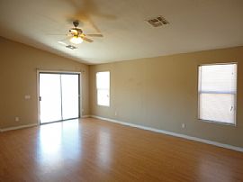 Single Family Home For Rent  in Mesa, AZ (Photo 3 of 4)