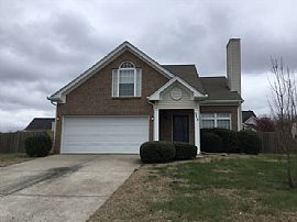 Single Family Home in Spring Hill, TN