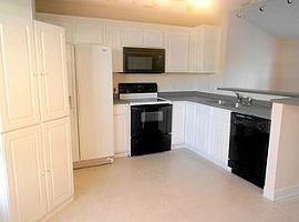 26 Spanish Moss Dr, Beaufort, Sc 29907 (747) 444-3766 in Beaufort, SC (Photo 5 of 8)