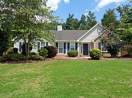 Single Family Home in Mc Donough, GA