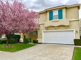 A Spacious 4 Beds and 2 Baths Home For Rent in San Jose, CA (Photo 1 of 5)