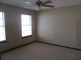 A Spacious 3 Beds and 2 Baths Home For Rent in Grapevine, TX (Photo 5 of 7)