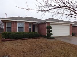Single Family Home in Forney, TX