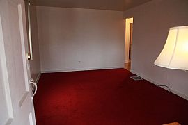 Cozy 3br Single Family Home Newly Renovated Full Bath in Pittsburgh, PA (Photo 3 of 10)