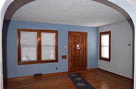 954 Ellenberger Parkway West Dr, Warren Park in Irvington, IN (Photo 7 of 9)