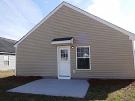 Single Family Home in Goose Creek, SC (Photo 4 of 4)