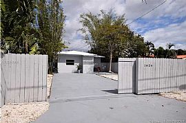 1626 Jefferson St, Hollywood, Fl 33020 in Hollywood, FL