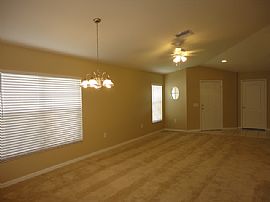 Single Family Home For Rent  in Seffner, FL (Photo 2 of 3)