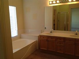 Fine 4 Beds 3 Baths @1621 Kyburz Ct  in Stockton, CA (Photo 7 of 7)