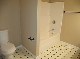 Single Family Home  in Clinton, TN (Photo 4 of 4)