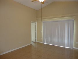 Single Family Home in Clermont, FL (Photo 2 of 7)