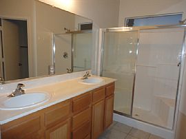 Single Family Home in North Las Vegas, NV (Photo 5 of 6)