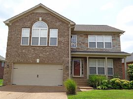 Single Family Home in Mount Juliet, TN