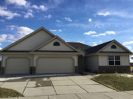 Single Family Home For Rent  in Hartford, WI