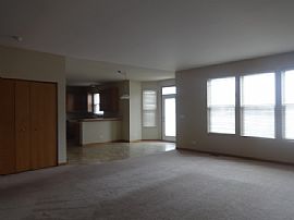 Single Family Home in Joliet, IL (Photo 2 of 2)