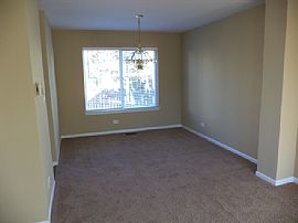 Single Family Home in Gurnee, IL (Photo 2 of 2)