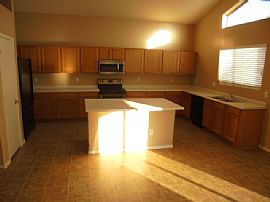 Single Family Home in El Mirage, AZ (Photo 4 of 5)