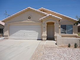 Single Family Home in Mesa, AZ