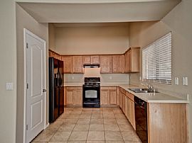 Single Family Home in Buckeye, AZ (Photo 4 of 5)