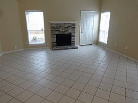 Single Family Home in Rockwall, TX (Photo 3 of 8)