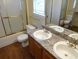 Single Family Home in Rockwall, TX (Photo 6 of 8)