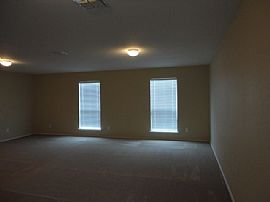 Single Family Home in San Antonio, TX (Photo 3 of 8)