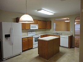 Single Family Home in San Antonio, TX (Photo 4 of 8)