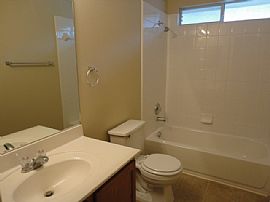 Single Family Home in San Antonio, TX (Photo 7 of 8)