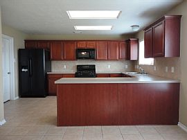 Single Family Home in Katy, TX (Photo 4 of 8)