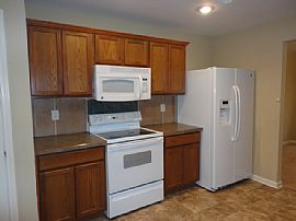 Single Family Home in Converse, TX (Photo 4 of 8)