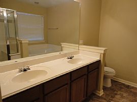 Single Family Home in Converse, TX (Photo 6 of 8)