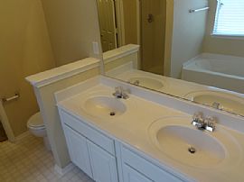 Single Family Home in Forney, TX (Photo 6 of 8)