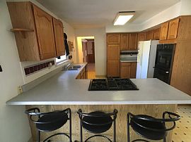 Move in Ready, Nestled in The Corner of 141 and Manchester.  in Ballwin, MO (Photo 5 of 7)