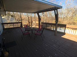 Move in Ready, Nestled in The Corner of 141 and Manchester.  in Ballwin, MO (Photo 6 of 7)