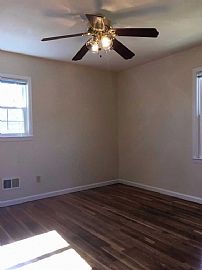 Adorable Home Sitting on a Quiet Cul-De-Sac. in Lexington, KY (Photo 5 of 8)