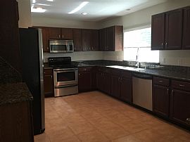 Walk to Uf! Great Family House and Neighborhood. in Gainesville, FL (Photo 3 of 9)