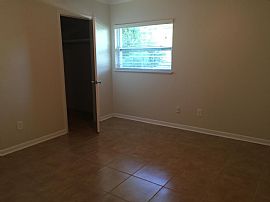 Walk to Uf! Great Family House and Neighborhood. in Gainesville, FL (Photo 8 of 9)