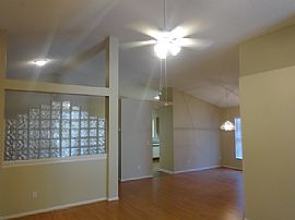 Single Family Home For Rent  in Apopka, FL (Photo 3 of 4)