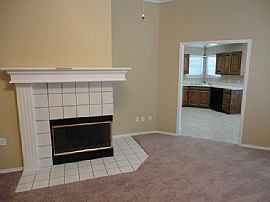 Single Family Home For Rent  in Burleson, TX (Photo 3 of 4)