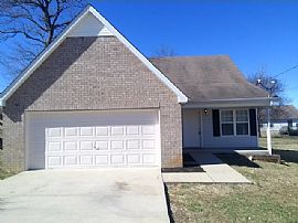 Single Family Home For Rent in La Vergne, TN
