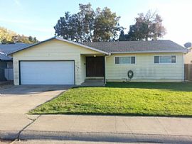 Single Family Home For Rent  in Rio Linda, CA
