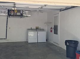 Single Family Home For Rent  in Sarasota, FL (Photo 3 of 4)