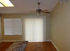 Single Family Home For Rent in Bakersfield, CA (Photo 3 of 4)