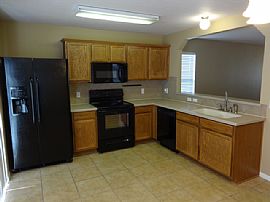 Single Family Home in Killeen, TX (Photo 4 of 11)