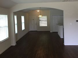 Single Family Home in Houston, TX (Photo 2 of 11)