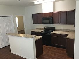 Single Family Home in Houston, TX (Photo 3 of 11)