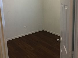 Single Family Home in Houston, TX (Photo 6 of 11)