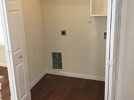 Single Family Home in Houston, TX (Photo 8 of 11)