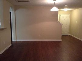 Single Family Home in Houston, TX (Photo 6 of 12)