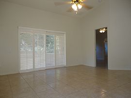 Single Family Home in Apollo Beach, FL (Photo 4 of 11)
